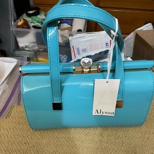 Rockabilly pin up purse powder or sky ?  blue never been used so super cute